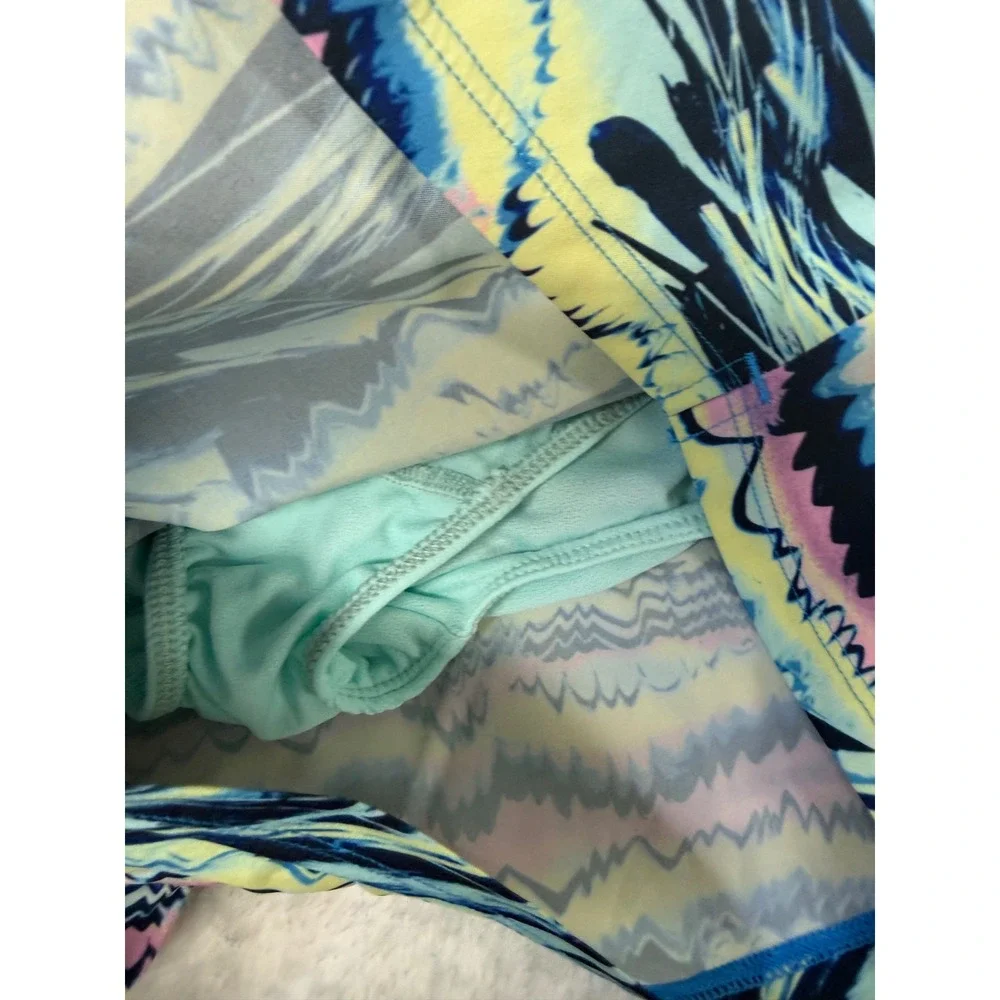 DSG‎ Girls Mid-Rise Stride Shorts Graffiti Vibrations Multi Blue Pink Yellow L